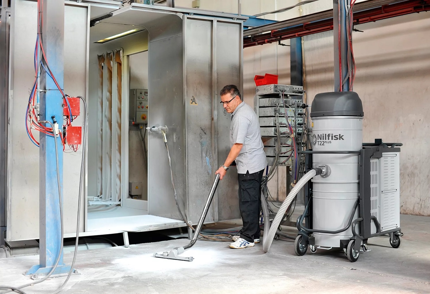 MÁY HÚT BỤI CÔNG NGHIỆP NILFISK T22 MÁY HÚT BỤI CÔNG NGHIỆP NILFISK T22